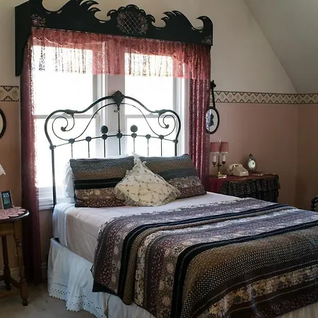 The Mulberry Inn -An Historic Bed And Breakfast St. George Exterior photo